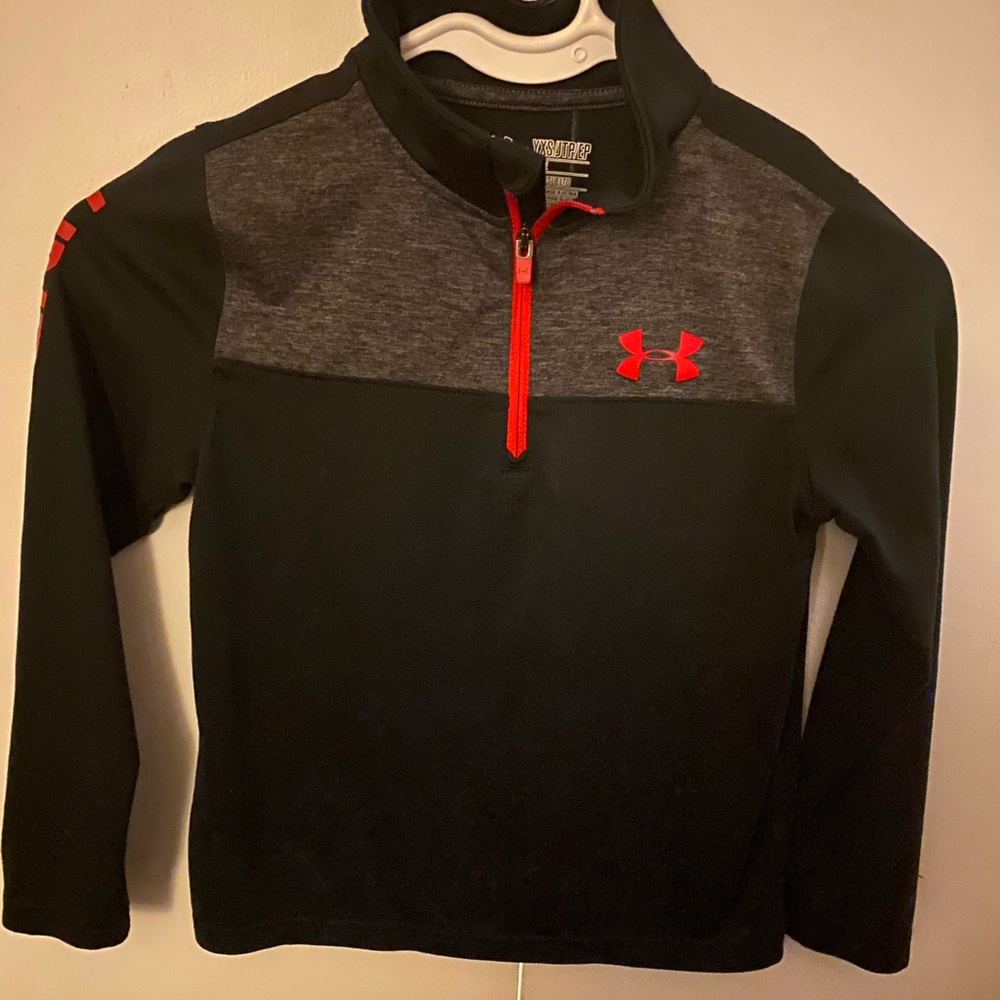 Under Armour boys XS pull over